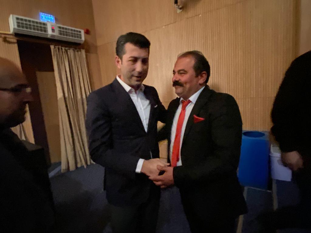 Dezenformasyon (@merdivone) on Twitter photo <a href="/alibabacan/">Ali Babacan</a> <a href="/erginsadullah/">Sadullah Ergin</a> <a href="/avidrissahin/">Av. İdris Şahin</a> <a href="/aliguven_06/">Ali Güven</a> <a href="/bulent_koca/">Bülent KOCA🇹🇷</a> <a href="/fatihdemirci838/">Fatih DEMİRCİ</a> Genel Başkan Yardımcımız İdris Şahin, İl Başkanımız Ali Güven, Pursaklar İlçe Başkanımız Bülent Koca, Akyurt İlçe Başkanımız Fatih Demirci ve teşkilatımız ile birlikte Akyurt Çankırılılar Derneği Yaren Gecesi programına katılım sağladık.
#YarenGecesi <a href="/alibabacan/">Ali Babacan</a> <a href="/erginsadullah/">Sadullah Ergin</a> <a href="/avidrissahin/">Av. İdris Şahin</a> <a href="/aliguven_06/">Ali Güven</a> <a href="/bulent_koca/">Bülent KOCA🇹🇷</a> <a href="/fatihdemirci838/">Fatih DEMİRCİ</a> Genel Başkan Yardımcımız İdris Şahin, İl Başkanımız Ali Güven, Pursaklar İlçe Başkanımız Bülent Koca, Akyurt İlçe Başkanımız Fatih Demirci ve teşkilatımız ile birlikte Akyurt Çankırılılar Derneği Yaren Gecesi programına katılım sağladık.
#YarenGecesi