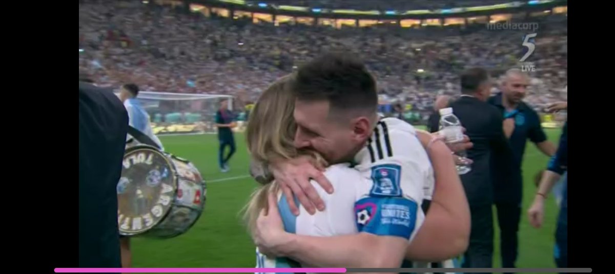 mrLingYouLiang's tweet photo. #WorldCup2022 Finally #LeoMessi had completed his all his Missions. Tears of joy. I got a feeling I will cry when #Argentina #LeoMessi lift the Trophy. https://t.co/RG0Rqukts3