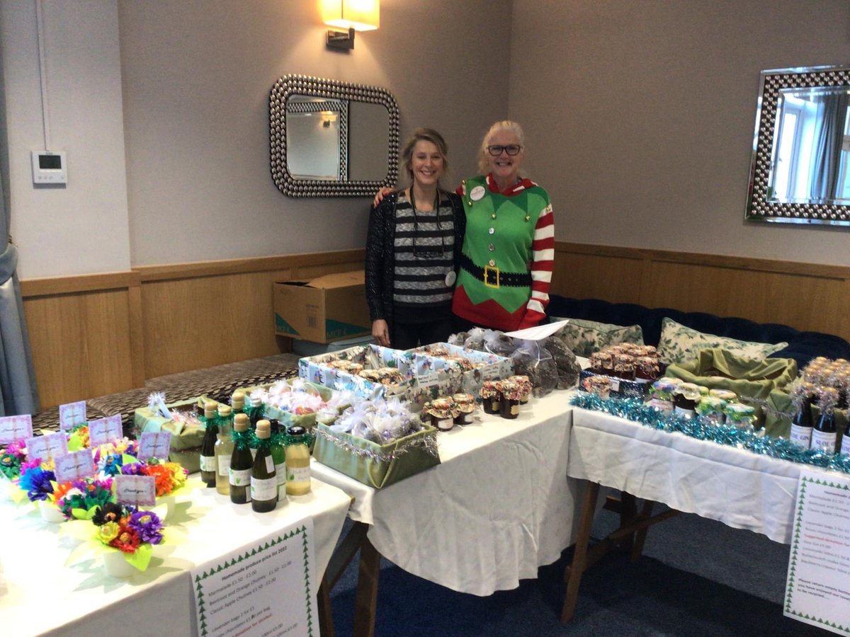 friendsofccourt's tweet photo. Steph &amp; Fran, Connaught Court's dynamic duo, dressed up in their Christmas finery ready for their Christmas Coffee Morning, which raised over £1,100 towards residents' Christmas stockings and parties - a great achievement in two short hours. Well done ladies! 👏
@thermbi https://t.co/ElcZwQo77u