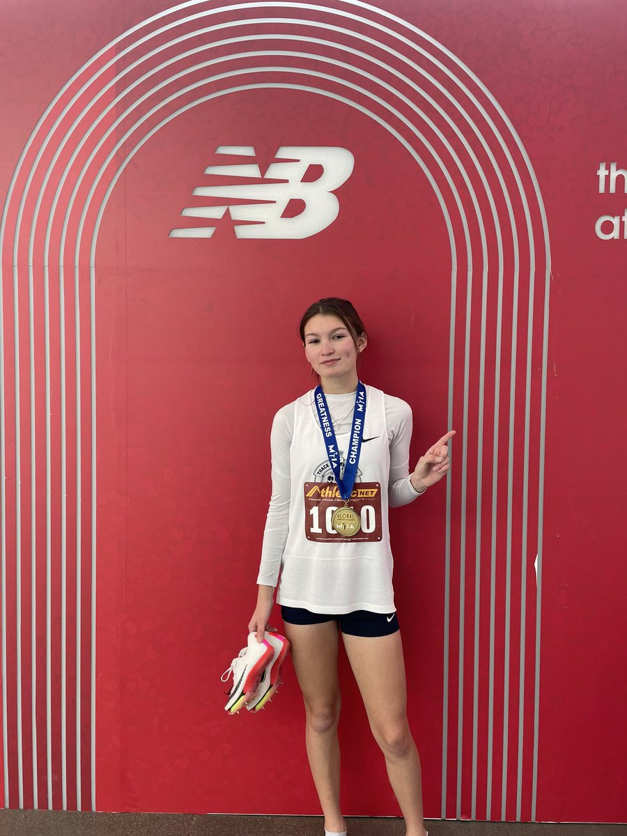 vbna1980's tweet photo. Just a little business trip to Boston to pick-up some hardware. #ItsFunBeingFast #newbalance #TheTrack #Gold https://t.co/7wCAZNM86r