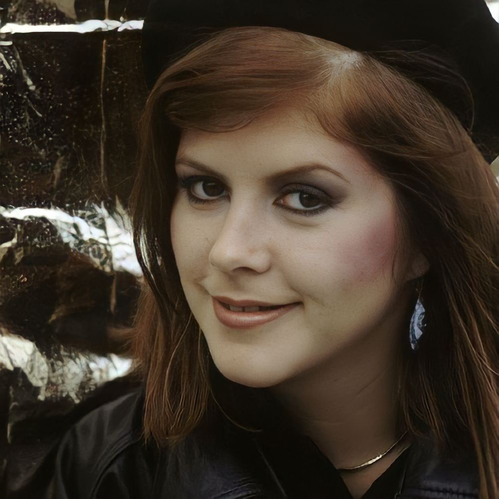 Kirsty MacColl

10 October 1959 – 18 December 2000

#KirstyMacColl #music