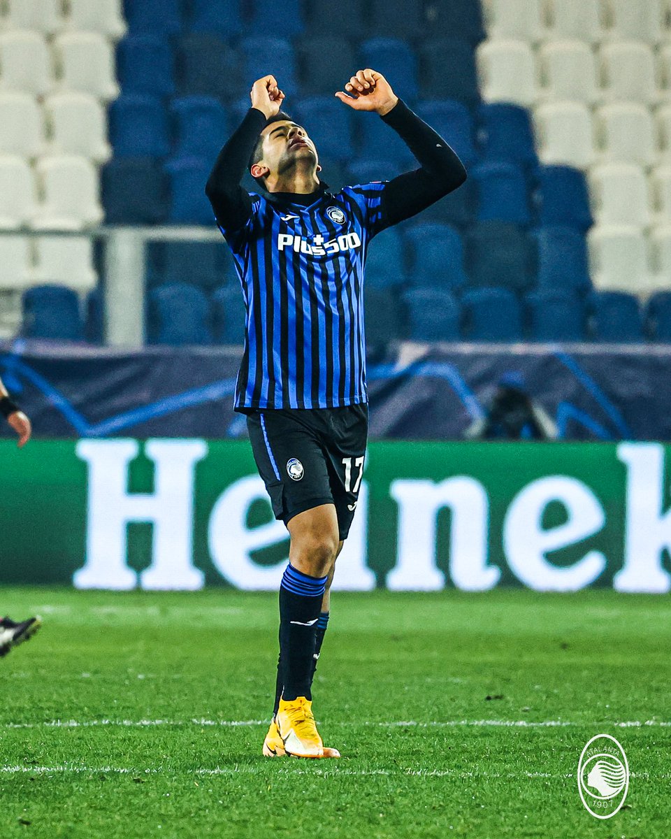 Atalanta_BC's tweet photo. 🇦🇷 𝗖𝗔𝗠𝗣𝗘𝗢𝗡𝗘𝗦 🏆

Congratulazioni agli ex atalantini #PapuGomez, @CutiRomero2 e #Scaloni per la vittoria della #FIFAWorldCup 🌎

Congratulations to the former ⚫🔵 players Papu #Gomez, #Romero and #Scaloni on winning the World Cup! 

@afaseleccion #GoAtalantaGo ⚫🔵 https://t.co/u4U3h8ewow