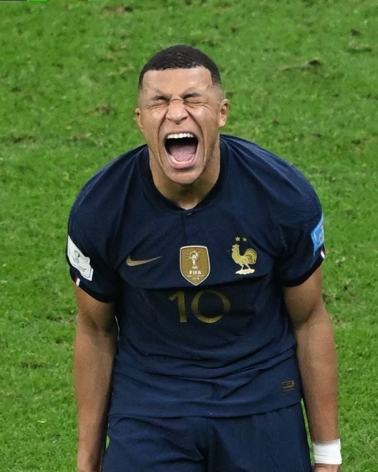 Appreciation tweet for Kylian Mbappe! He scored a World Cup final hat-trick and yet ended up on the losing side. What a player and he's only 23 years old ❤️ #FIFAWorldCup   #FIFAWorldCup