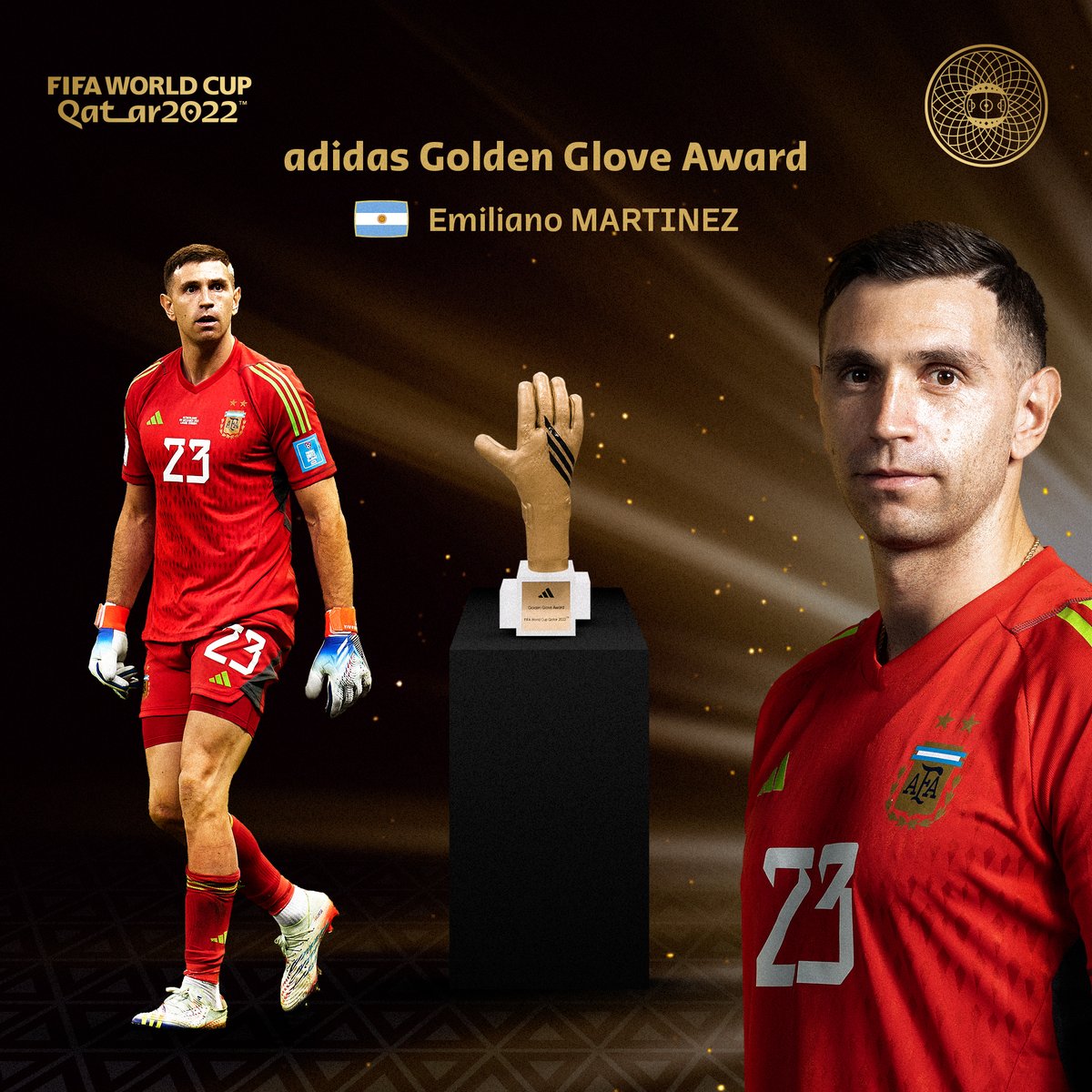 Ele estava lá quando mais importava! 🇦🇷

Dibu Martinez vence o prêmio Luva de Ouro <a href="/adidas/">adidas</a>! 🧤

#CopaDoMundoFIFA | #Qatar2022