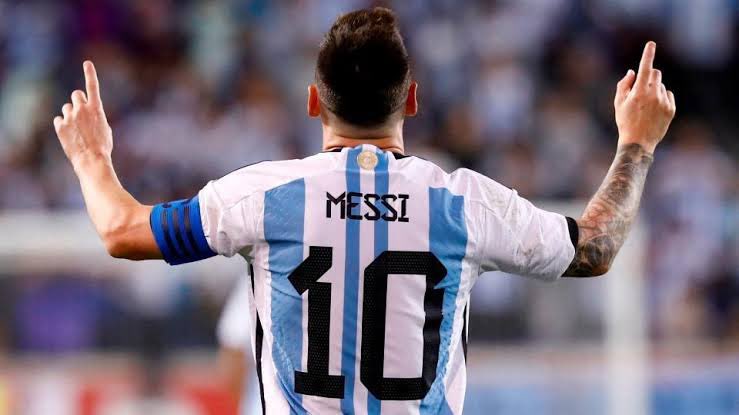 RandeepHooda's tweet photo. MESSI-ahh!!!! 
A lifetime of dreaming and performing at the highest level!! Finally rewarded !! A fairy tale ending to an illustrious career👊🏽
Well played #Mbappe , you shined like a star
WHAT A FINAL

#FIFAWorldCup #FIFAWorldCupFinal #ARGvsFRA #Messi𓃵 #Argentina #VamosArgentina https://t.co/51Uk8gy0sw