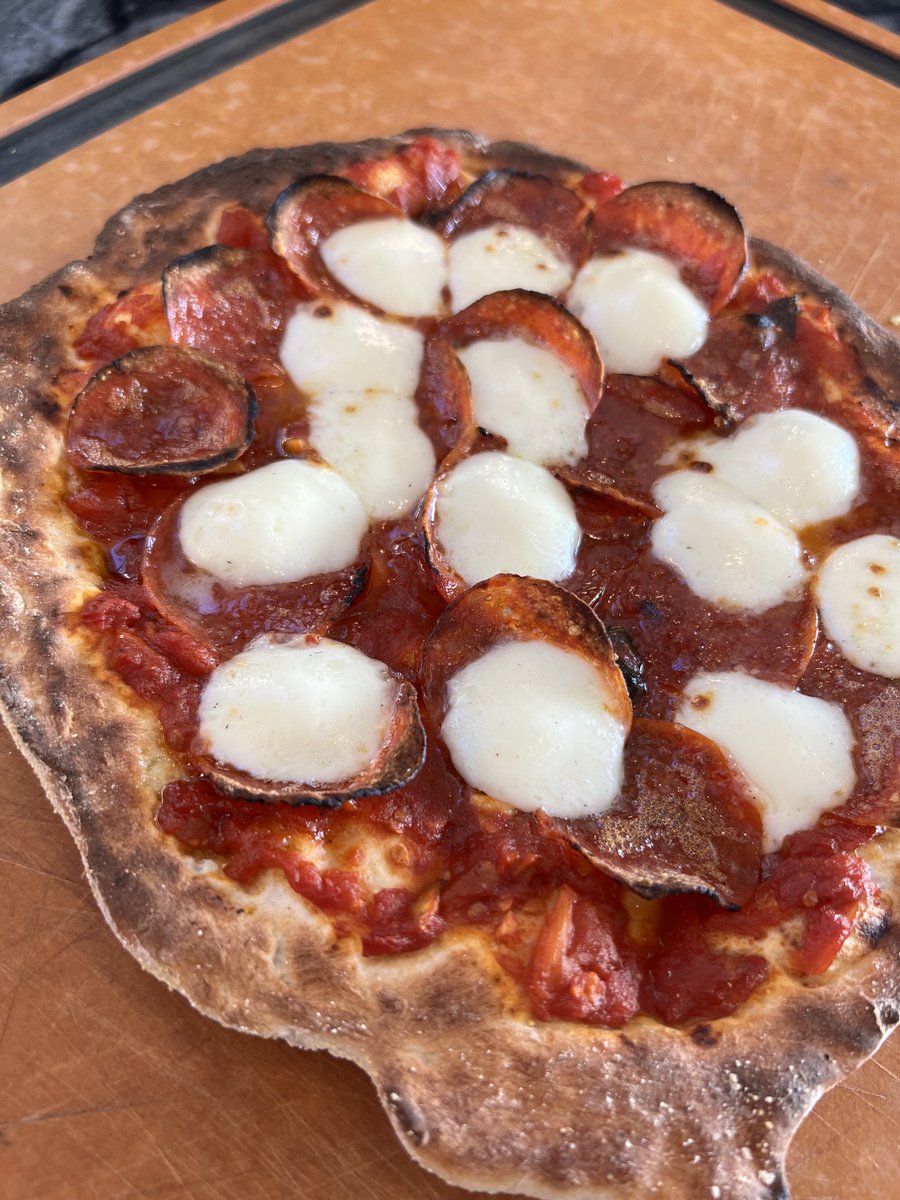 fl0m's tweet photo. I’m getting better with the pizza oven. https://t.co/IkVs08OzIK