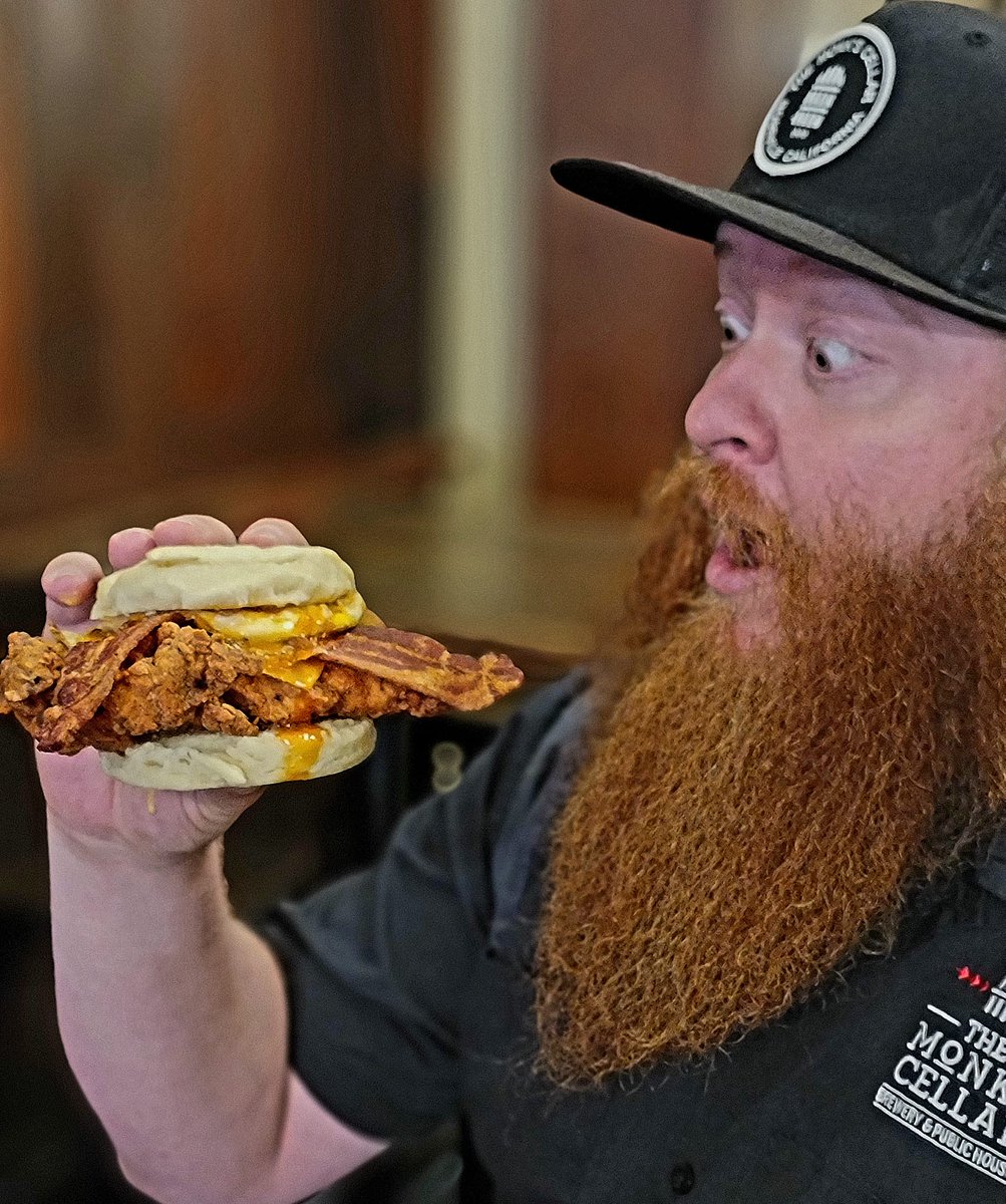 themonkscellar's tweet photo. 𝗡𝗘𝗪𝗦 𝗔𝗟𝗘𝗥𝗧! Capt. Red Beard's favorite Brunch item, our 𝘕𝘰𝘵 𝘚𝘰 𝘚𝘦𝘤𝘳𝘦𝘵 𝘍𝘳𝘪𝘦𝘥 𝘊𝘩𝘪𝘤𝘬𝘦𝘯 𝘉𝘳𝘦𝘢𝘬𝘧𝘢𝘴𝘵 𝘚𝘢𝘮𝘮𝘪𝘤𝘩, is available today. It isn't on the menu, so you have to ask.

#friedchickensandwich #brunching #secretmenuitem https://t.co/bAQH8diR4K