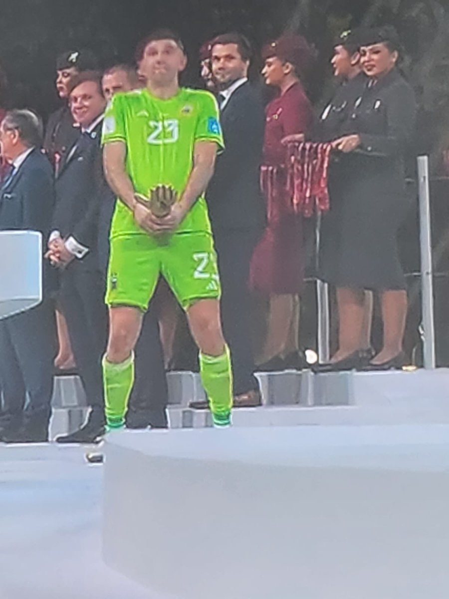 🅲🅾🅽🅽🅸🅴 tweet media