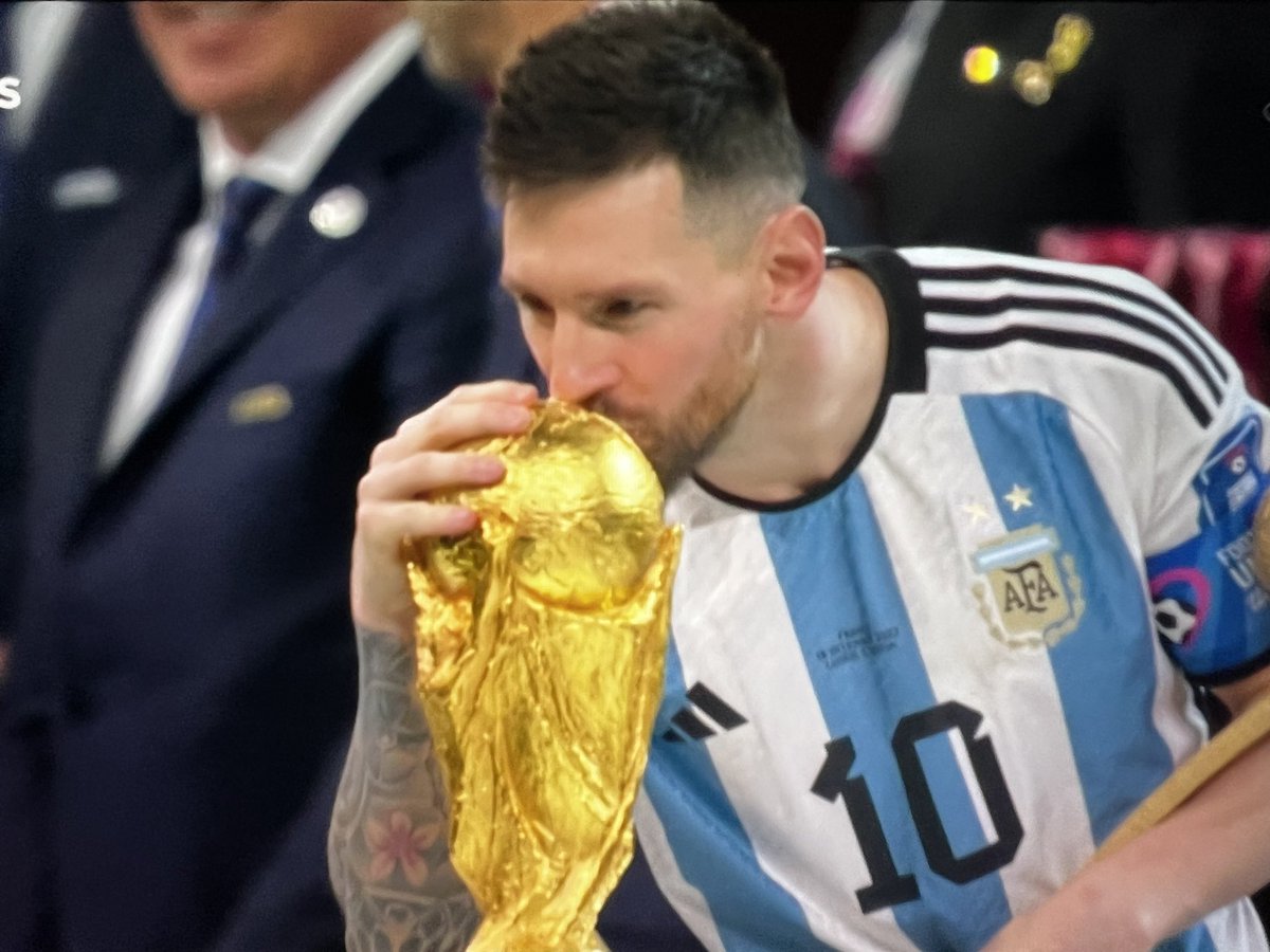 No words…🥲
Finally.. 💪🏾💥❗️
my GOAT..🐐 ❗️❗️❗️
💚
#messi