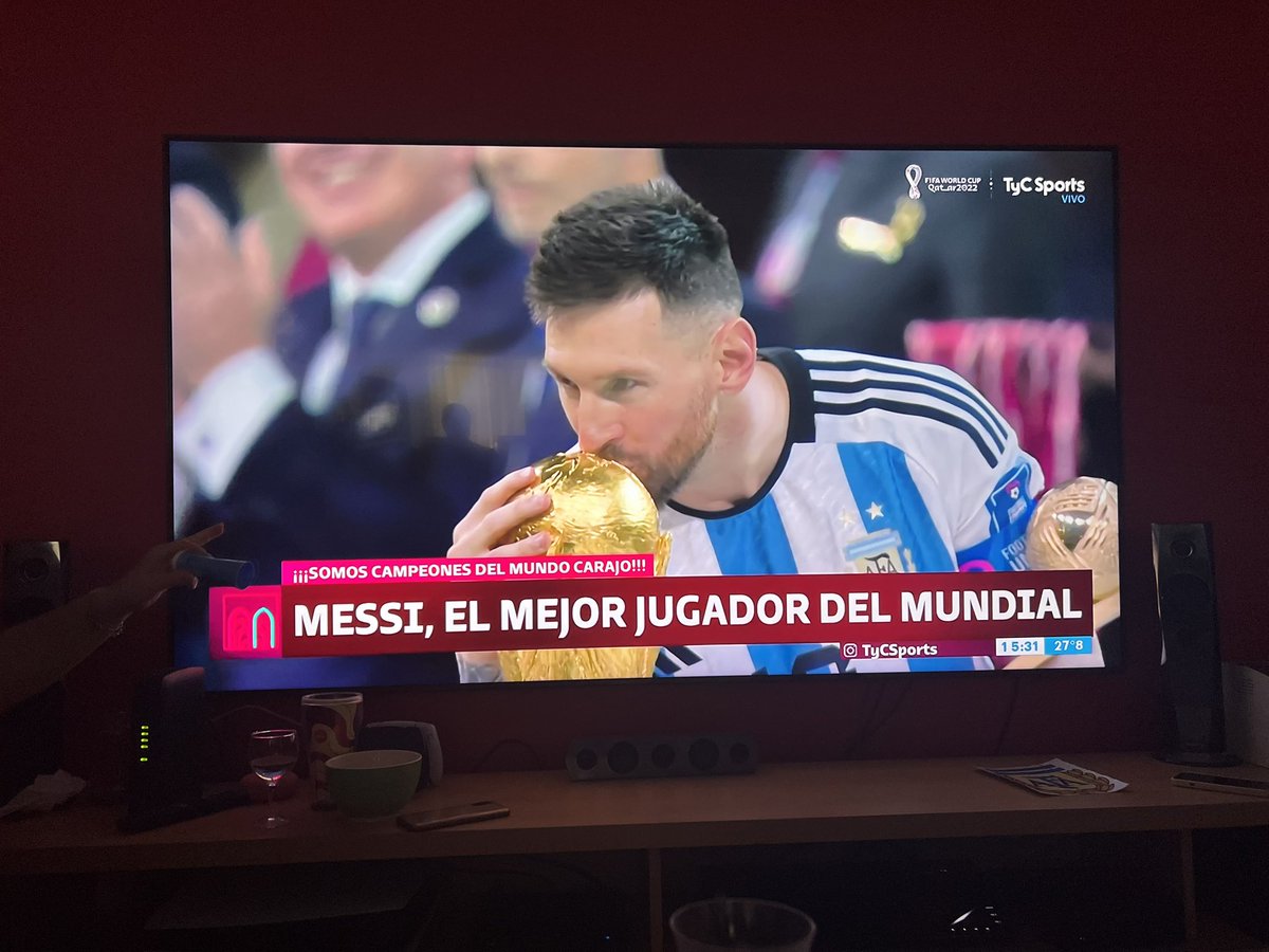 maygarnica's tweet photo. Lionel Messi Argentina Capeones otra vez #ArgentinaVsFrance #FIFAWorldCup #Messias https://t.co/1REiZttUlj