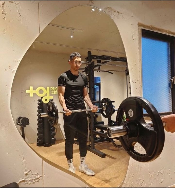 BFitAmazingjy's tweet photo. Let's do this ๐๏ธโโ๏ธ
Featuringย @yasuhiro_matsumoto_fit7
#bfitamazingย #bfitย #gym #bfitmanย #bfit #mencollectionย #menstyleย #gymmenย #gymselfieย #gymgoalsย #menswear #fitness #gymlife #fitnessmotivation #fit #fitnessjourney #activewear #gymgoals #gymwear #fitlifestyle #fitforlife #workout https://t.co/X7XJAm8b12