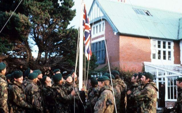 AncreSommeScot's tweet photo. The Falklands War 255 British personnel lost their lives defending the Falklands, 86 Royal Navy, 124 Army, 27 Royal Marines, six Merchant Navy, four Royal Fleet Auxiliary and 8 Hong Kong sailors. #Falklands #Argentina #LestWeForget https://t.co/xiRzU5lPV0