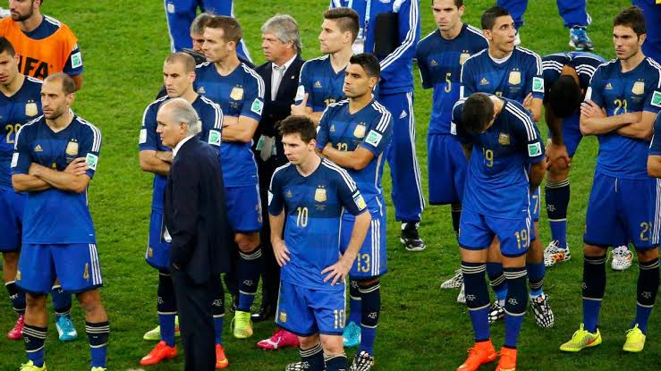 U_9_Nothing's tweet photo. Guys I just don't want to see Him again like this 🥺 good luck King. 
#ArgentinaVsFrance https://t.co/HyqogMNpK0