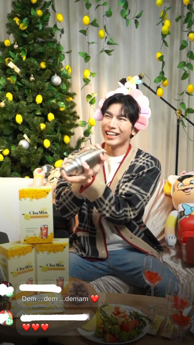 Mikiko10602012's tweet photo. 観覧の女子可愛い☺️💕

CHAMIN LIVE WITH MEW

#MSSxCHAMIN
#chamindayrefresh
@MSuppasit
#MewSuppasit 
#มิวศุภศิษฏ์ 
Cr.chamindayrefresh IGS https://t.co/GJC8jN3dI4