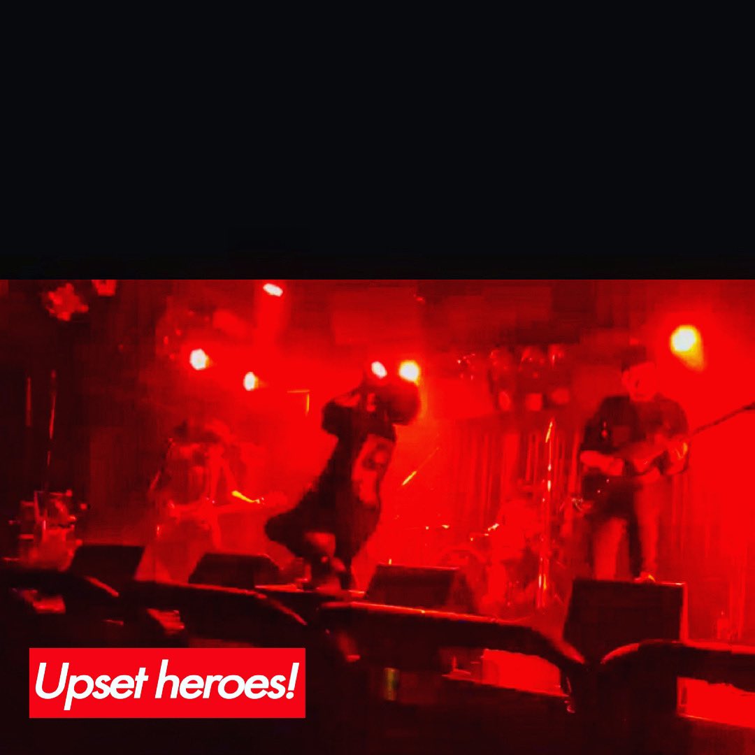 upsetheroes's tweet photo. Live@2022.11.22 青山RiZm
#upsetheroes
#アップセットヒーローズ
#emo
#band https://t.co/TR5xYGVn2z
