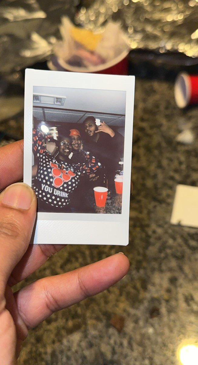 _smith_vapors_'s tweet photo. Last night with gang https://t.co/6XOf1NYaie