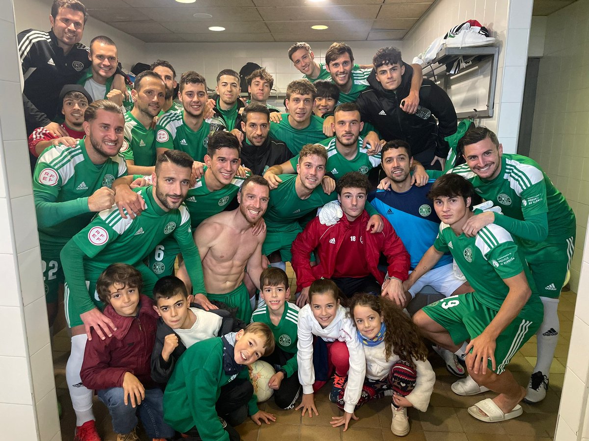 📸 ¡Despedimos el año con victoria!

Que en el 2️⃣0️⃣2️⃣3️⃣ sigamos con esta buenísima racha 🤞

💚🤍 #FamiliaVerde