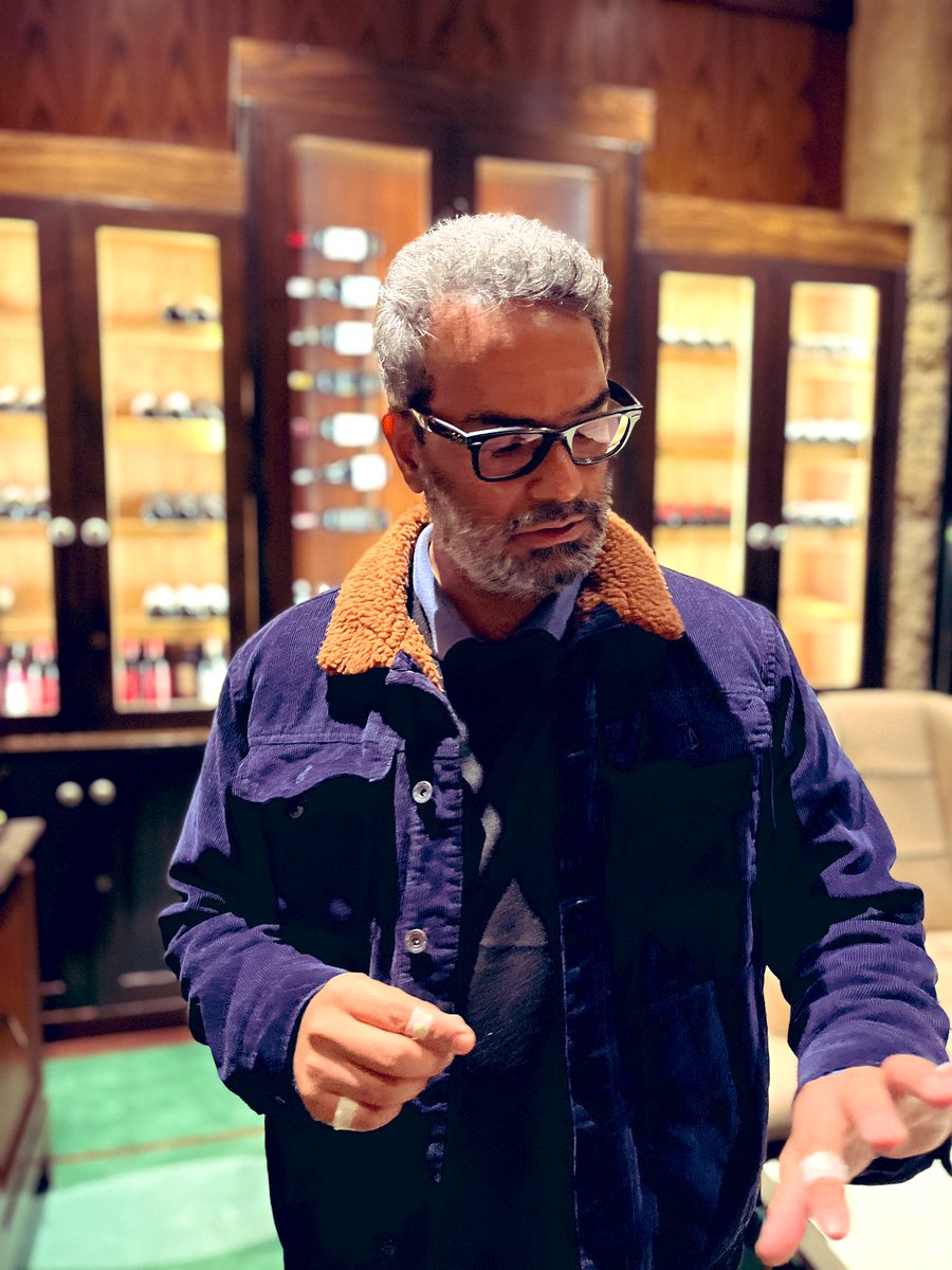 amritabhinder's tweet photo. Please bring me my magnet, he said.
I said your mind is a magnet.
PS: I always say irrelevant things
#MagnetTherapy https://t.co/pxwYhABcmQ