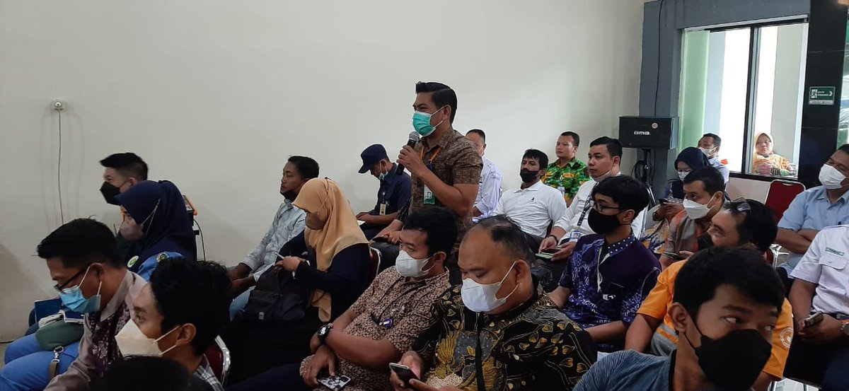 ESDM_SMGDemak's tweet photo. Cabang Dinas ESDM Wilayah Semarang Demak mengadakan Rapat Koordinasi Perizinan dan Pengawasan Ketenagalistrikan di Wilayah Semarang Demak
@ESDMJateng @provjateng 
#rakor #rapat #koordinasi #rapatkoordinasi #ketenagalistrikan #perizinan #pengawasan #sobatesdm #jatenggayeng https://t.co/1PiC77iQEn