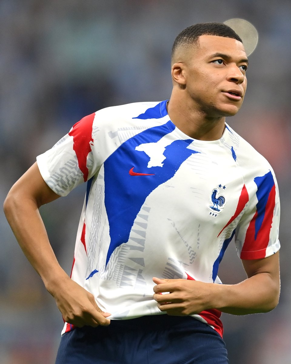 FIFAWorldCup's tweet photo. Focused 😤 https://t.co/pQeD4lKr5o