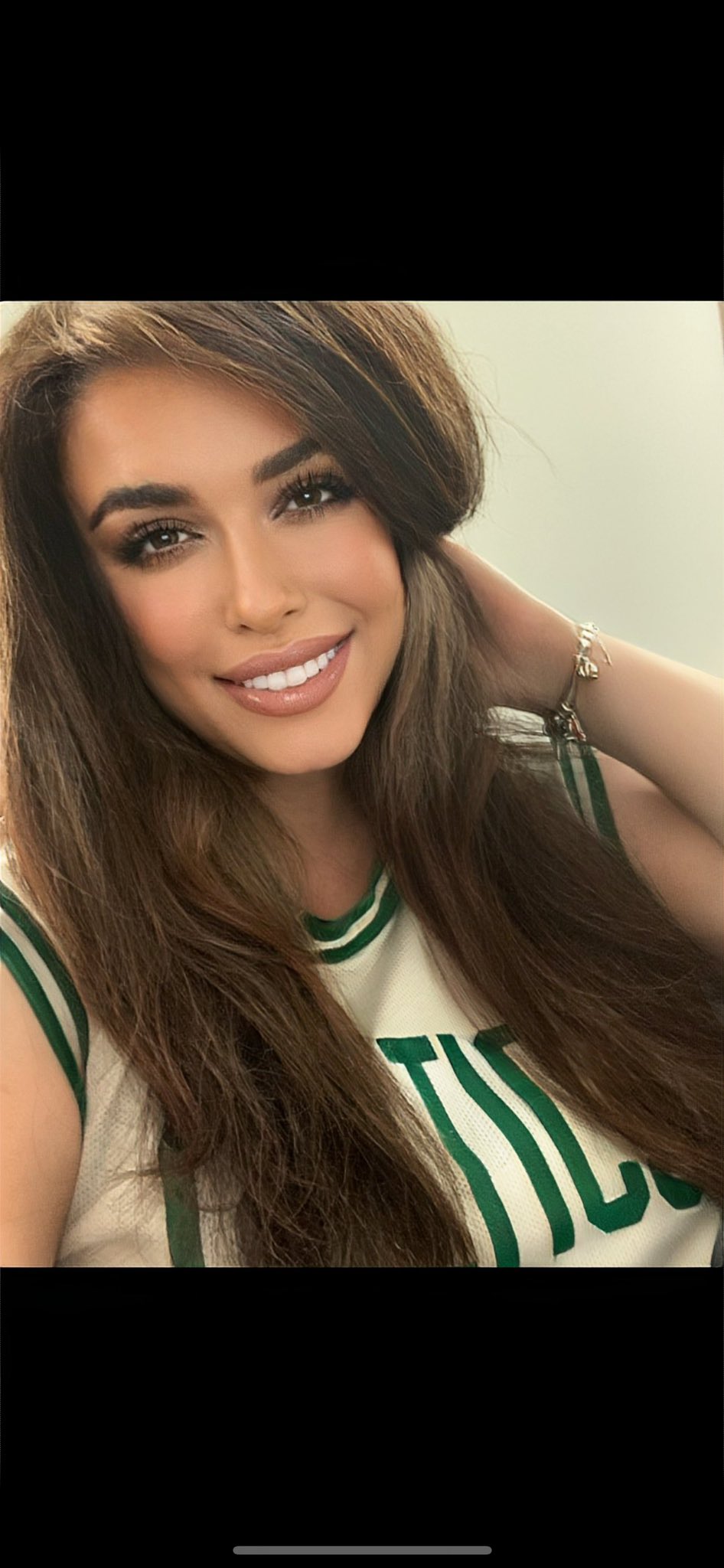 Santana Ayo в X: „Just a Celtics fan living in New York City. Whats the  problem. 😝 @teambrian2016 #bbw t.cobIkrLYauzA“  X