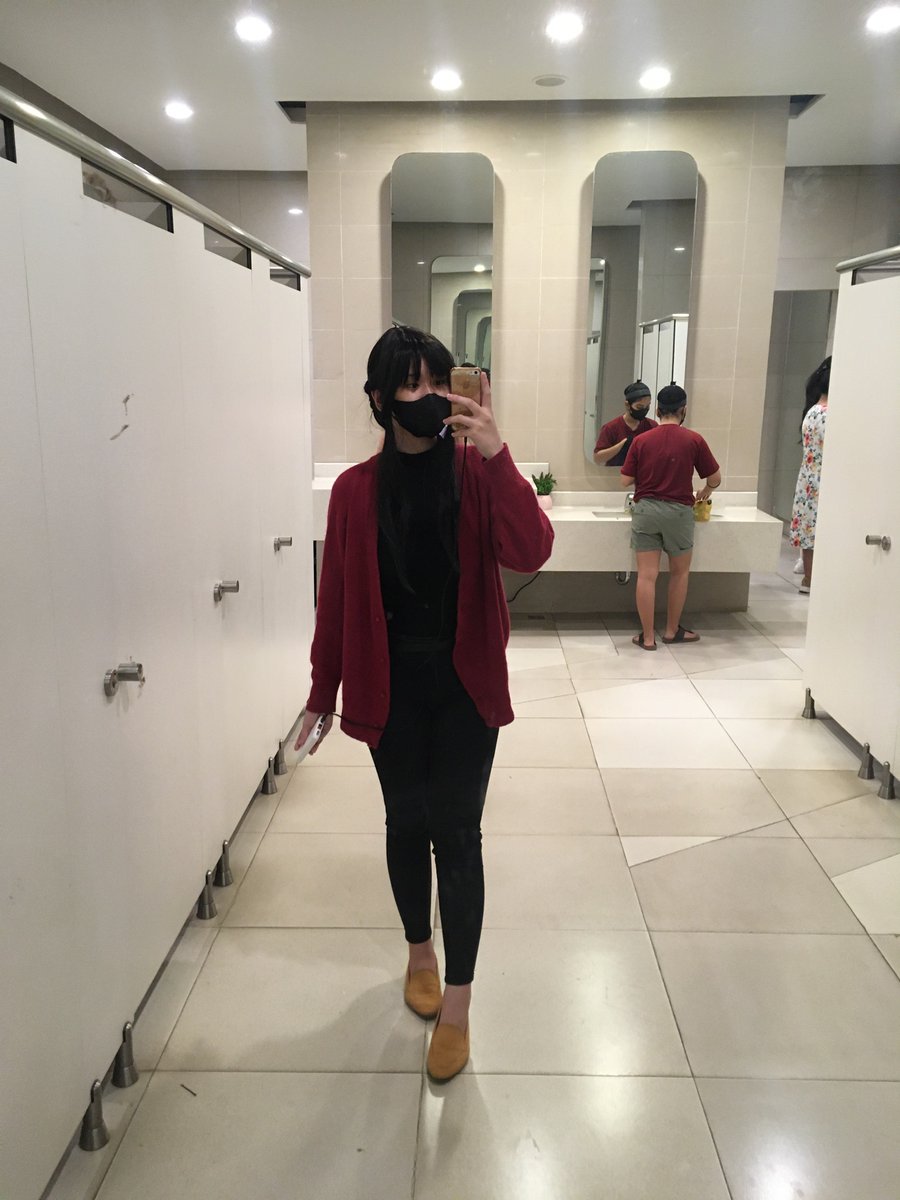 itsmayavii's tweet image. #MCS2022 was a blast!! And I’m happy to be there with friends supporting small businesses and just hanging out even if I was just there for a day 💀 so here’s a thread: (1/x)