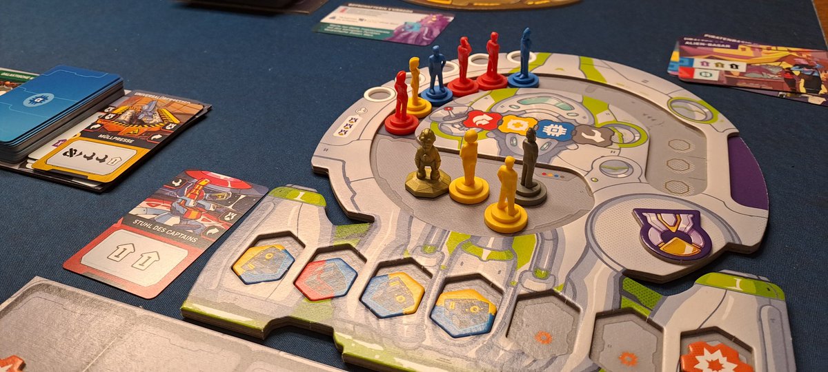 Axelflaxel's tweet photo. Mir egal,  was andere sagen... ich finde #StarshipCaptains richtig klasse... besonders Solo ist eine eine in ca. 30 Minuten fertig. Da lohnen sich ein paar Runden hintereinander...🥰🤩
Und ich mag den Humor und die Anspielungen!!😅 https://t.co/DjxNRrUR0v