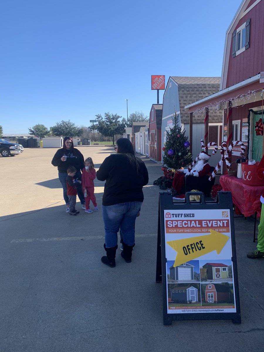 LarryRiggin1's tweet photo. Great day at 6579 !!!! Special thanks to our services partner  Elizabeth/Tuff Shed for bringing this event together in a cold day. Great job!!! https://t.co/AizAlplXvl
