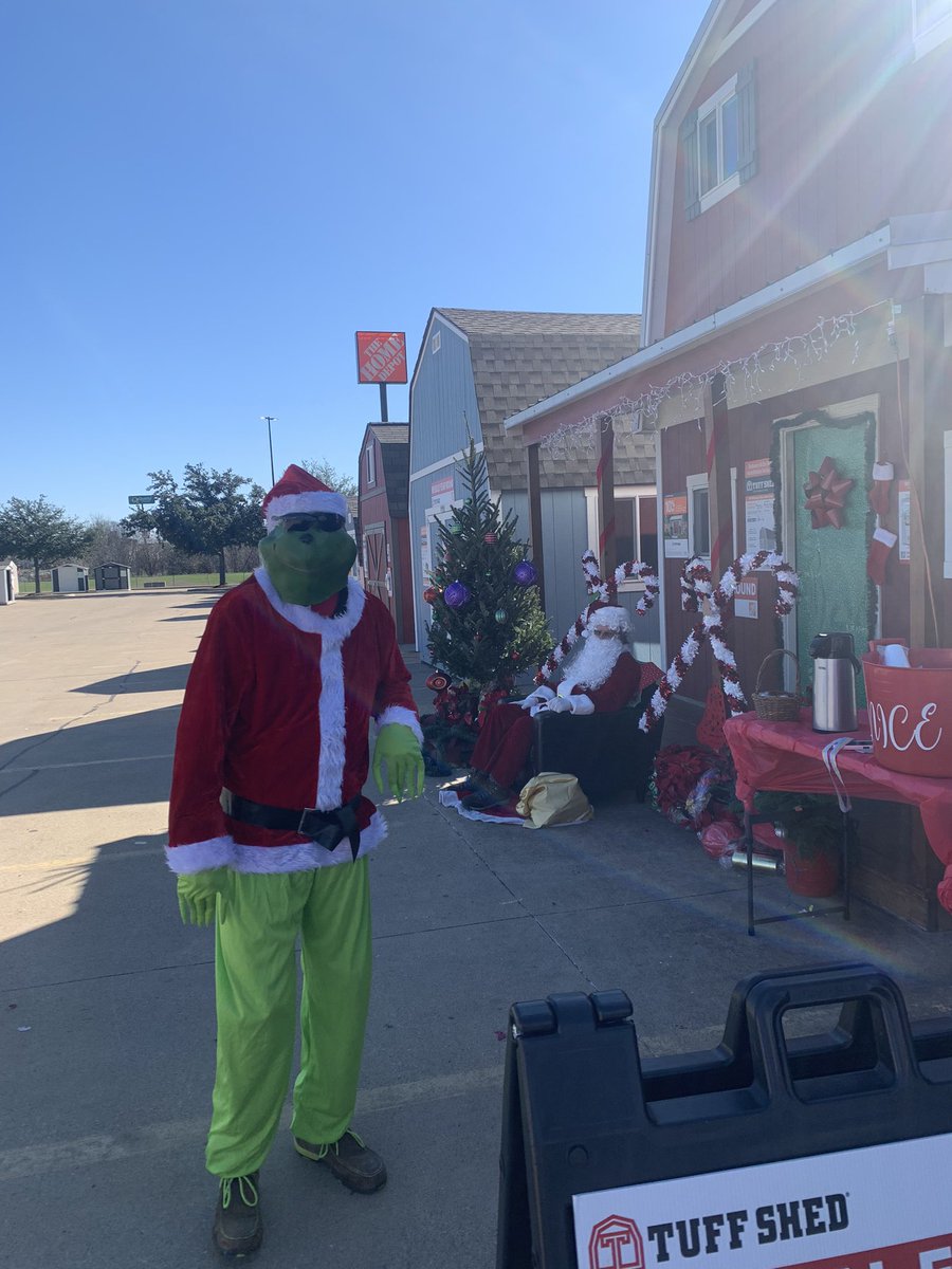 LarryRiggin1's tweet photo. Great day at 6579 !!!! Special thanks to our services partner  Elizabeth/Tuff Shed for bringing this event together in a cold day. Great job!!! https://t.co/AizAlplXvl