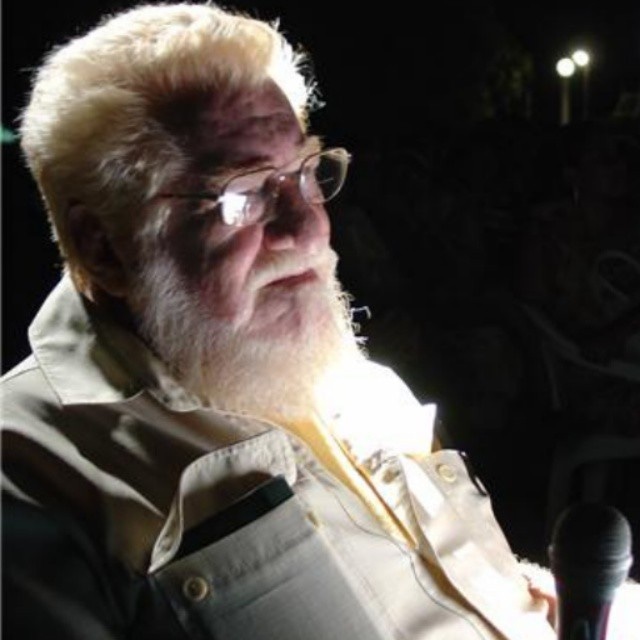 Cultura_Unefm's tweet photo. Tal día como hoy, en Cabure, tierra mágica y luminosa, nació el poeta Hugo Fernández Oviol, y desde entonces nos han acompañado sus versos y su canción, su color y su papagayo. https://t.co/FZxZaZv4L7