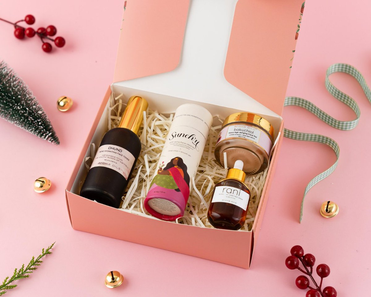 aroha_oils's tweet photo. A perfect gift for yourself. Pamper yourself with the goodness of Clean Himalayan skincare. You deserve the best! ❤️
.
.
.
.
.
#Ayurveda #Facecare #Giftbox #Ayurvedicskincare #facecare #Faceset #Antiaging #Retinol #Plantretinol #Bakuchiol #cleanskincare #vegan https://t.co/Njefxmz2Jy