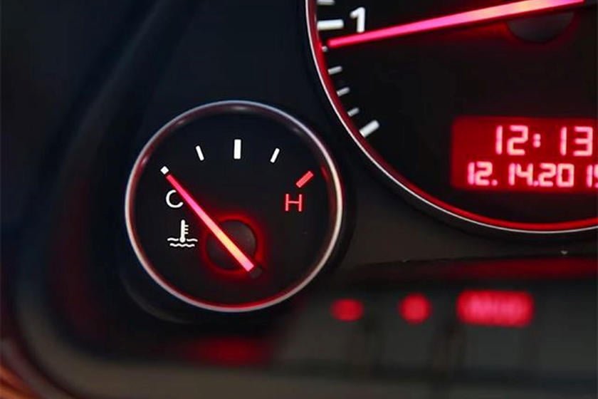 sonichempstead's tweet photo. UNSEEN DAMAGE THAT'S EATING AWAY AT YOUR ENGINE

Read here:
https://t.co/fMre5SZoHi

#SonicCarWashandLube #oilchange #carwash #brakecenter #tirecenter https://t.co/XKUjeICFGx