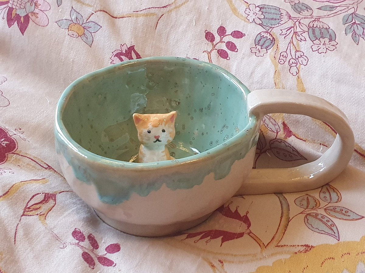 roadwafflez's tweet photo. I made this kitty mug for my sister. Turned out better than I hoped!
#cat #cats #kitty #kitten #kass #kassid #kiisu #keraamika #tass #kruus #cup #mug #ceramics #käsitöö #art #artisan #handmade #handicraft #savi #clay #pottery #artist #maker #imadethis #cute #kawaii #ねこ #猫 https://t.co/dLkKREs9qS