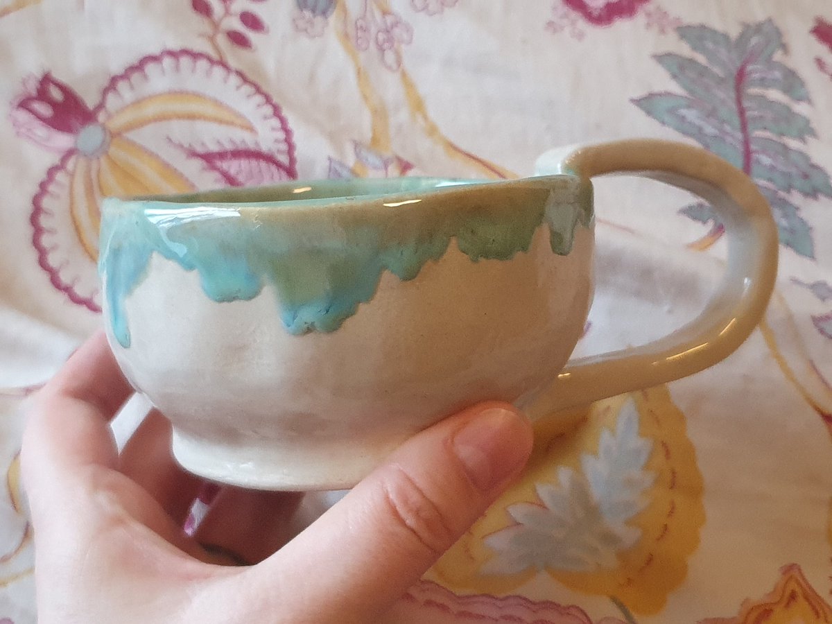 roadwafflez's tweet photo. I made this kitty mug for my sister. Turned out better than I hoped!
#cat #cats #kitty #kitten #kass #kassid #kiisu #keraamika #tass #kruus #cup #mug #ceramics #käsitöö #art #artisan #handmade #handicraft #savi #clay #pottery #artist #maker #imadethis #cute #kawaii #ねこ #猫 https://t.co/dLkKREs9qS
