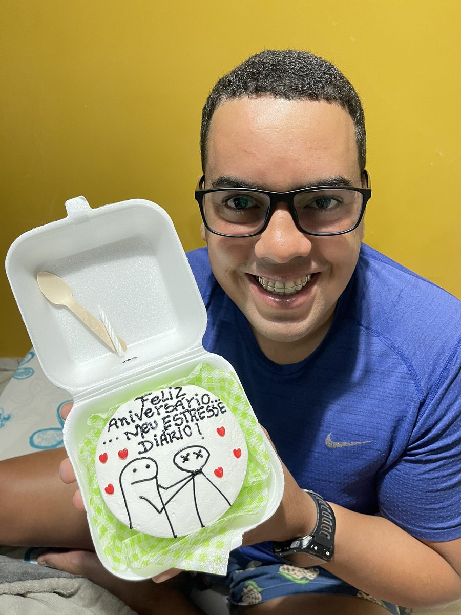 Italo_Vita's tweet photo. Parabéns pra mim!
3.4, carro potente e econômico! 😂
Queria que hoje na final da Copa o Brasil estivesse jogando, enfim…
Obrigado Deus por mais um ano de vida com muito aprendizado e vivência aproveitada.
Obrigado pelo bolinho amor! @CarlytaPinudo ❤️
#Parabens
#Velinho https://t.co/ivjX546UTR