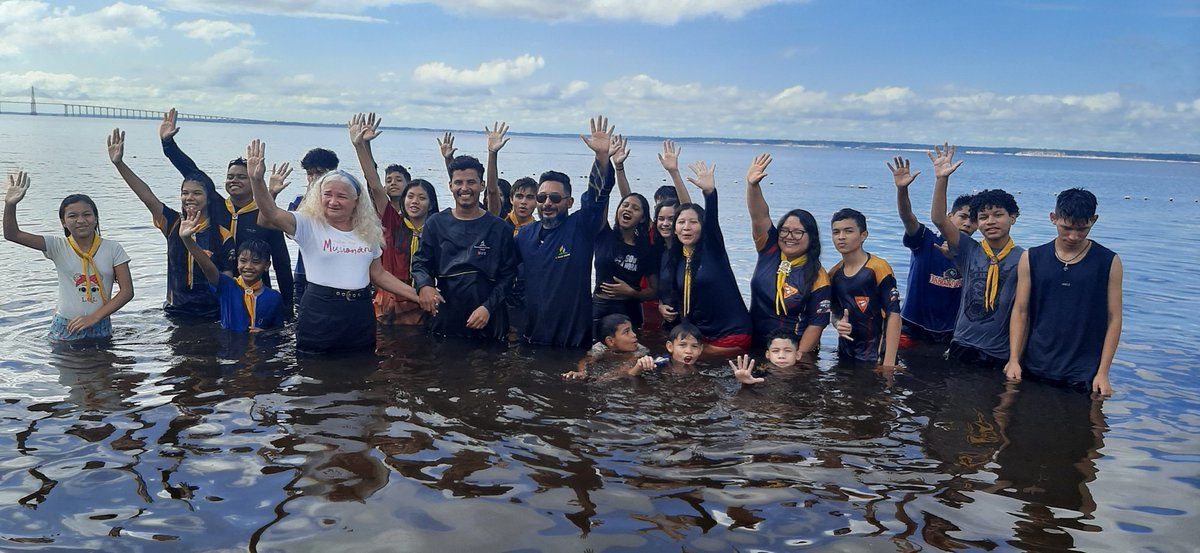 wallacermachado's tweet photo. Manhã de bênçãos na Praia 🌴da Ponta Negra...
O jovem Alisson foi batizado nesta manhã de domingo 18/12, no Maior tanque batismal do mundo 🌎.
Toda pessoa tem um Céu a ganhar e um inferno a evitar.
#IASDMutirãoDoCacau
#DistritodaCompensa3
#OMesmoAmorAMesmaMissão https://t.co/VmEq8cQ6IZ