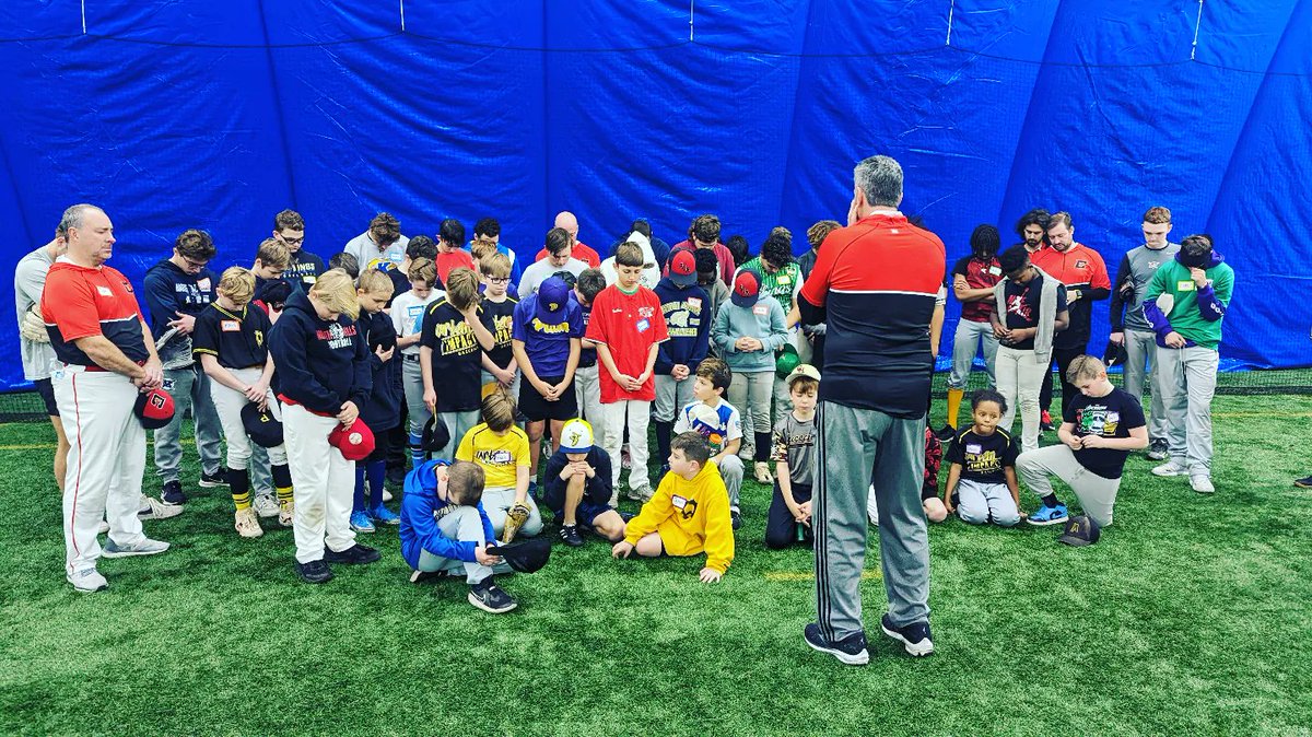 teamcsi2's tweet photo. We had a blast today at our final baseball clinic of the year! Thanks to everyone that joined us! Special thanks to @NeilWalker18 Sid Bream and all of our instructors for all of your hard work today! https://t.co/gcpUIE2bmt