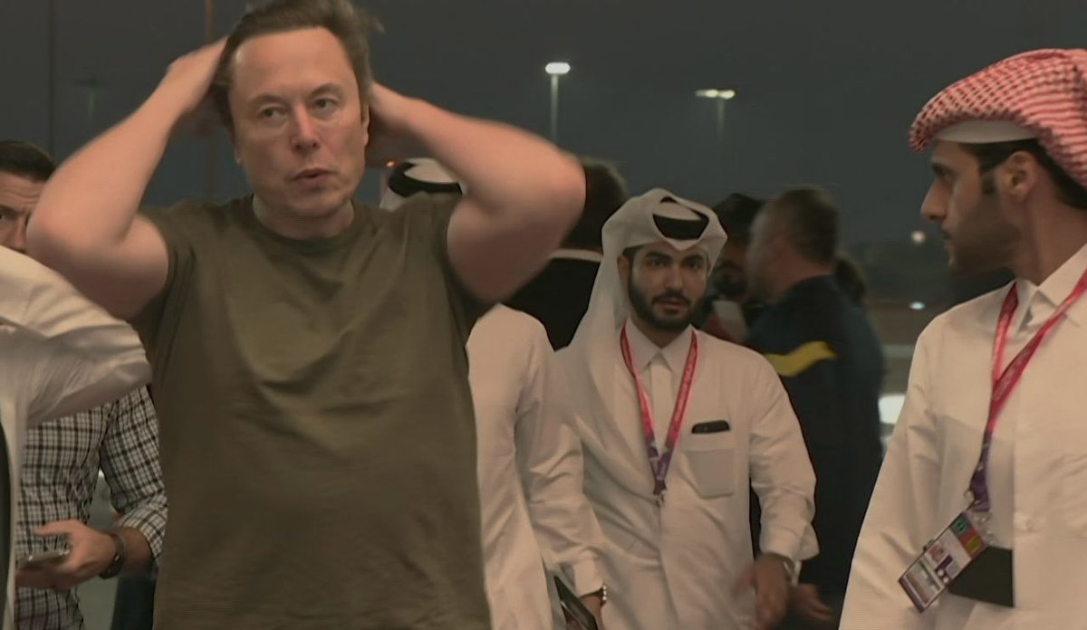 kornerresmi's tweet photo. Elon Musk, Arjantin - Fransa finalini izlemeye geldi. https://t.co/mJxaqT6cdt