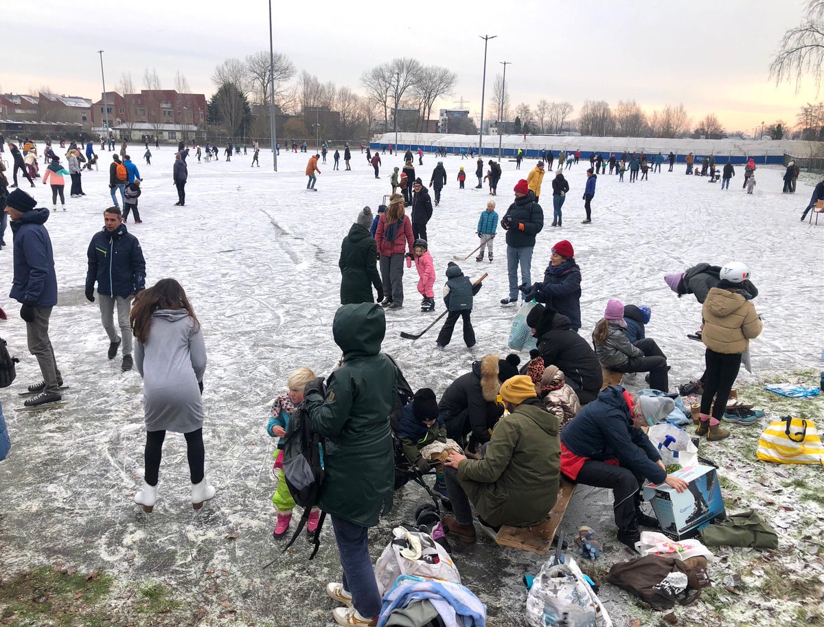 IJsbaan Oegstgeest is vandaag, zondag 18 dec, tot 18.00 uur geopend.