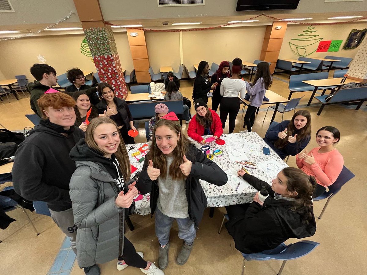 Bison_Caeruleus's tweet photo. IO SATURNALIA! Shaker Latin Club celebrated the popular Roman festival of Saturnalia! Students played authentic Roman “knuckle bones” games, crafted Roman themed ornaments and colored Saturnalia cards! There was also a toga fashion show! 🤩🏺🏛️✨ #LatinFamily @NCSD_WL_ENL https://t.co/bBYtBujsOh