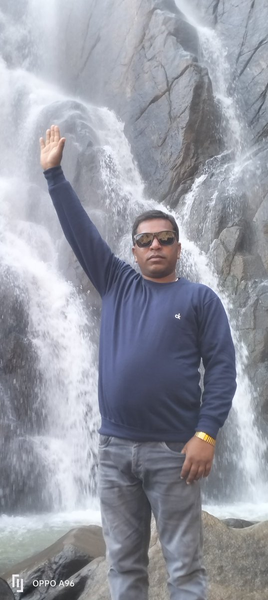 झारखंड के सबसे ऊंचा लोध जलप्रपात जो लातेहार जिला में स्थित है बहुत ही सुंदर और मनमोहक दृश्य है या जलप्रपात मैं 143 फीट ऊंचा से पानी गिरता है जो काफी सुंदर और मनमोहक है जोहार झारखंड