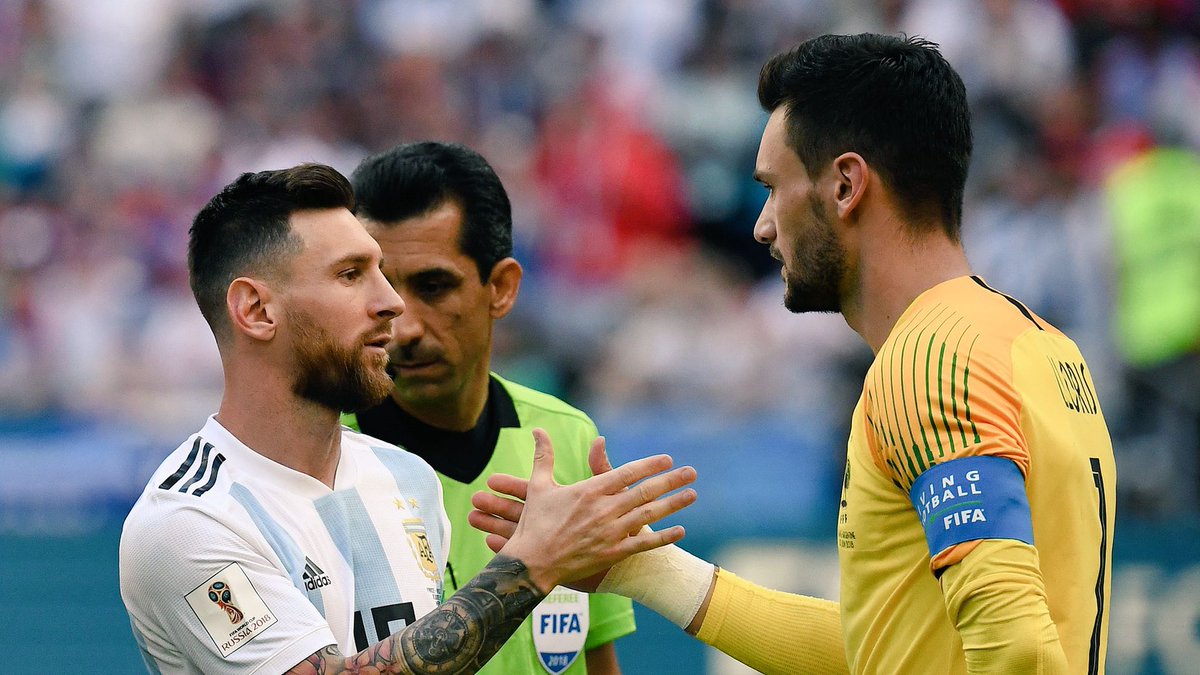 2010MisterChip's tweet photo. CAPITANES en DOS finales de la Copa del Mundo:

Rummenigge 🇩🇪 (1982-1986)
Maradona 🇦🇷 (1986-1990)
Dunga 🇧🇷 (1994-1998)
MESSI 🇦🇷 (2014-2022)
LLORIS 🇫🇷 (2018-2022)

#ARGFRA #FIFAWorldCup #Qatar2022 https://t.co/Nihu9NDgfD