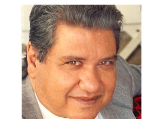 aasf1973's tweet photo. يقول رجاء النقاش :ذات يوم كنت أشكو لنجيب محفوظ ضغط عملي الصحفي وابتلاعه للوقت والعمر،فنصحني بألا أستسلم لظروف الحياة مهما تكن صعبة، ثم قال لي :اسمع أنا صنعت نفسي وأدبي كله من ( نشارة الحياة ).
وقد هزتني كلمة ( نشارة الحياة ) هذه،وعلمتني ألا أشكو،وأن أحاول الانتفاع بكل دقيقة متاحة https://t.co/GdT6JPTb3B