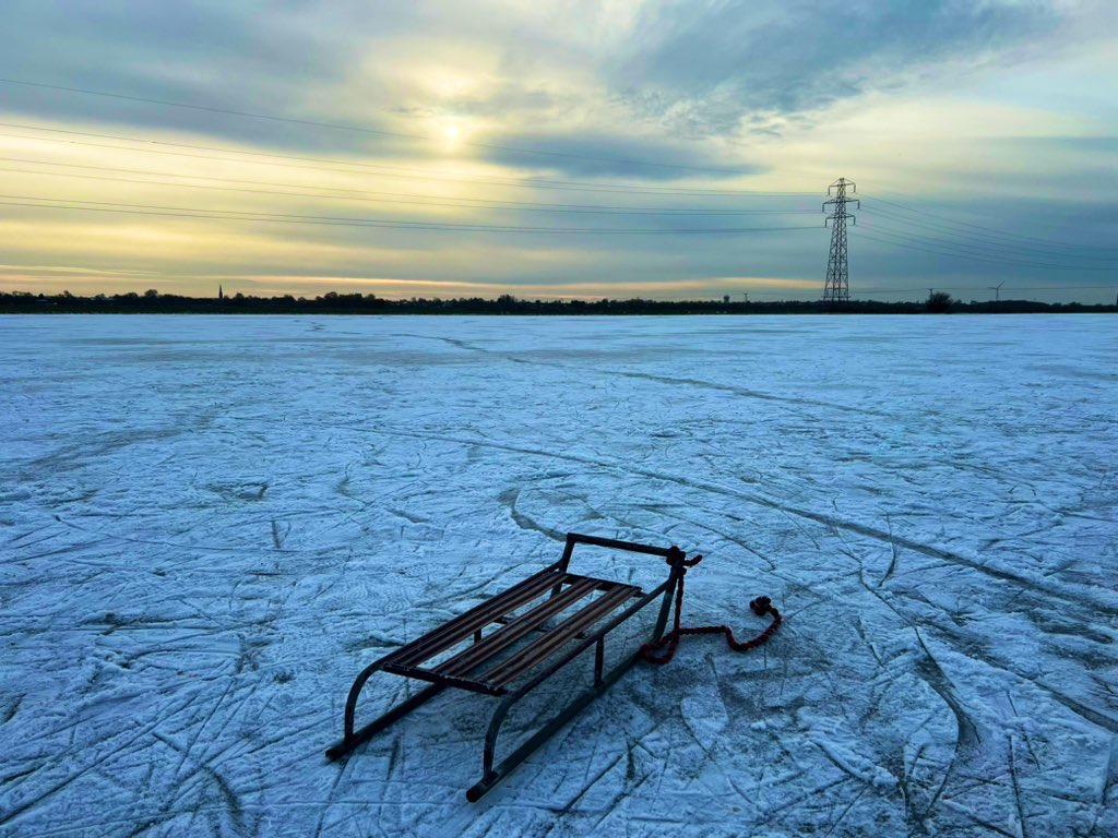 willcallidus's tweet photo. A rather wintry scene at the #whittleseywashes, skaters of all ages taking to the ice whilst the cold weather holds. https://t.co/c3Dzf7sGVk
