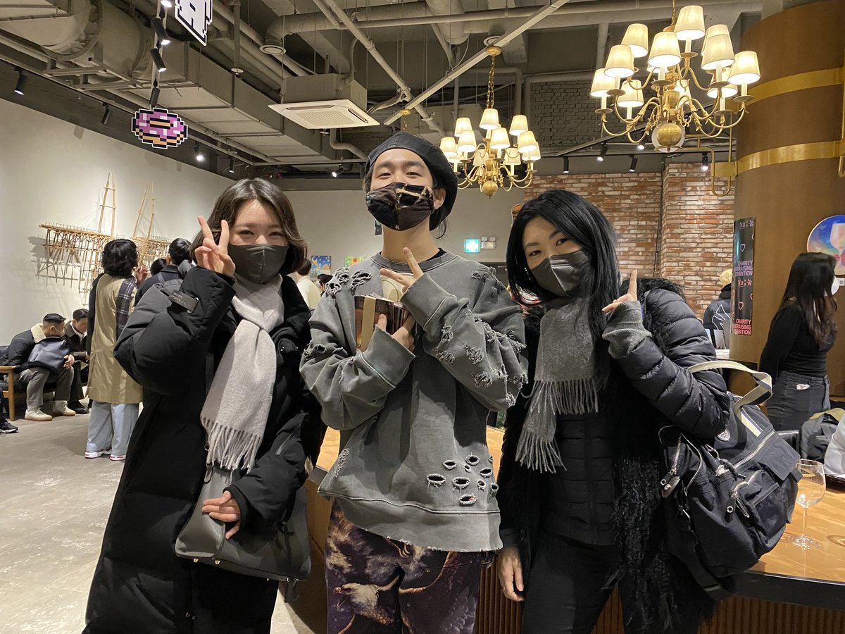 한국 열번째 일정

<a href="/soohoio/">SOOHO.IO</a> 
나눔 전시

준비해주신 
<a href="/Leeji186/">Jico 지코</a> <a href="/kelly950128/">쿼카 (Quokka)</a> <a href="/0xGomuchi/">Gomuchi🧸</a> <a href="/hello_everycup/">Chaerim.Heo🍹</a> @BB_Gom <a href="/gksql232323/">고라니 Genesis</a> and more..!

모든 분들 반갑고 감사합니다!
<a href="/payaso26kr/">🎵Payaso.NFT</a> <a href="/iamarinaten/">🎵IAMARINATEN</a>
<a href="/Ddang_king/">DDangking🥜👑</a> <a href="/Joie_artwork/">JOIE 쥬와</a> @topcyworld <a href="/DuckYou18_/">DuckYou18</a>
<a href="/save_the_blind/">SaveTheBlind 세더블</a>  @Joon_slip 
And more!!