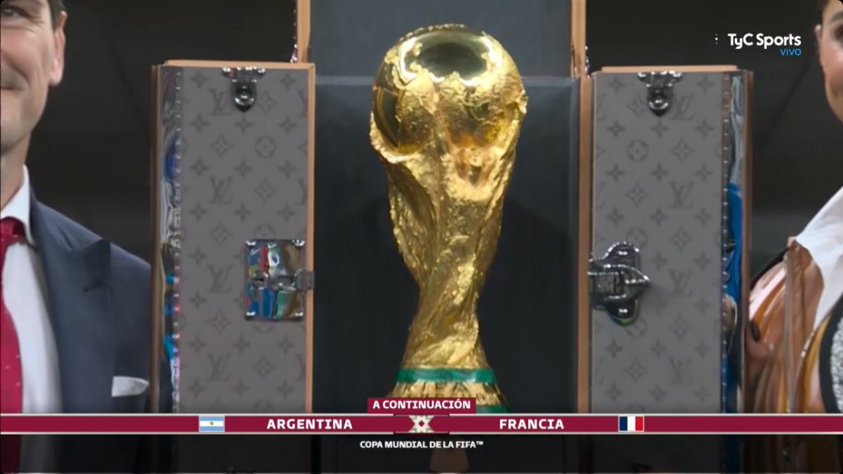 la12tuittera's tweet photo. ME MATO POR ESA COPA. 

#VamosArgentina 🇦🇷 https://t.co/R2oSHLRpew