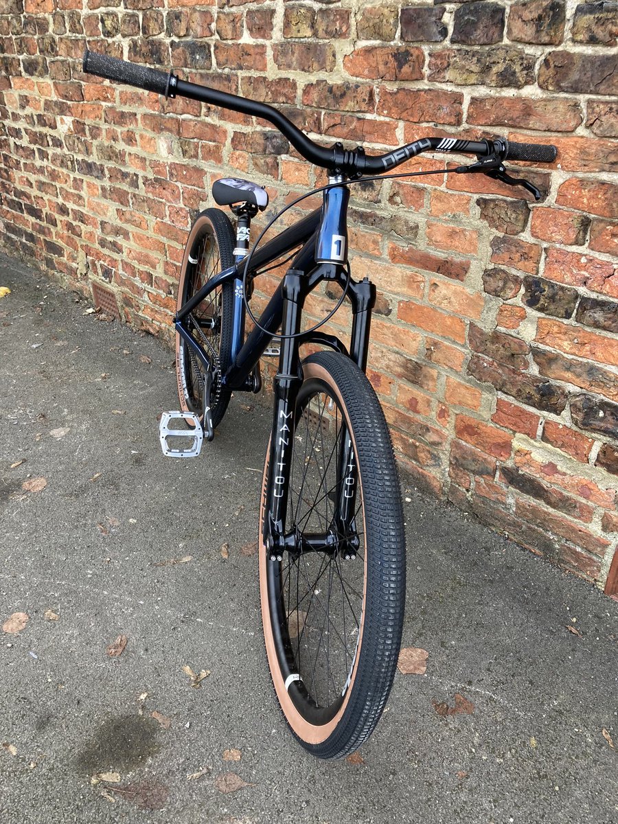 theCYCLEspa's tweet photo. Last bike build out of the workshop for 2022 a bit different from the usual. And no the forks aren’t the wrong way round…… #manitou #octainone https://t.co/87OfsYPuCC