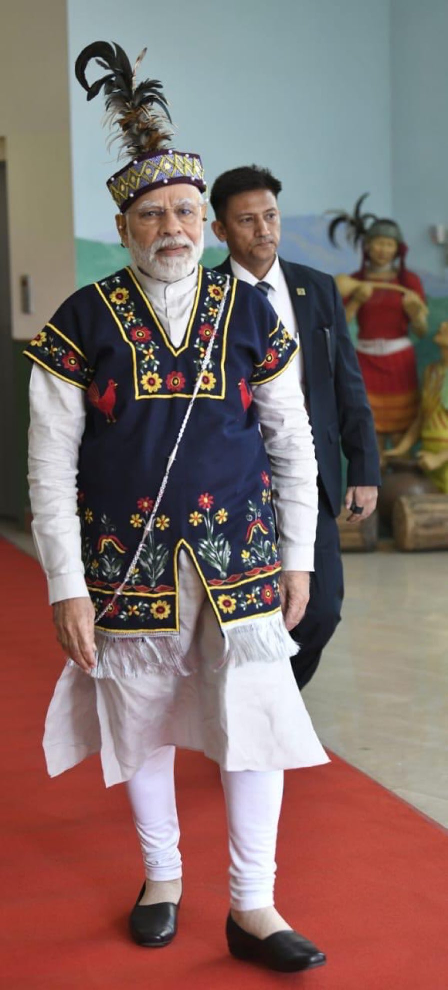 From pinstripe suit to traditional hats, how Narendra Modi is a politician  who is also defining style [PHOTOS] - IBTimes India