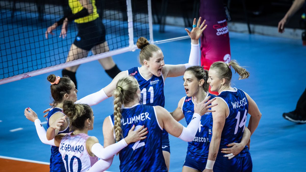 LegaVolleyF's tweet photo. 🏐🏆🌎 CONEGLIANO SUL TETTO DEL MONDO! 👏😍
Le ragazze di Santarelli dell' @ImocoVolley #Conegliano battono il #Vakifbank di Egonu e conquistano dopo tre anni il #Mondiale per Club 2022!
Congratulazioni!

#iLoveVolley #Mondiale #volley https://t.co/VocQK3KVP4