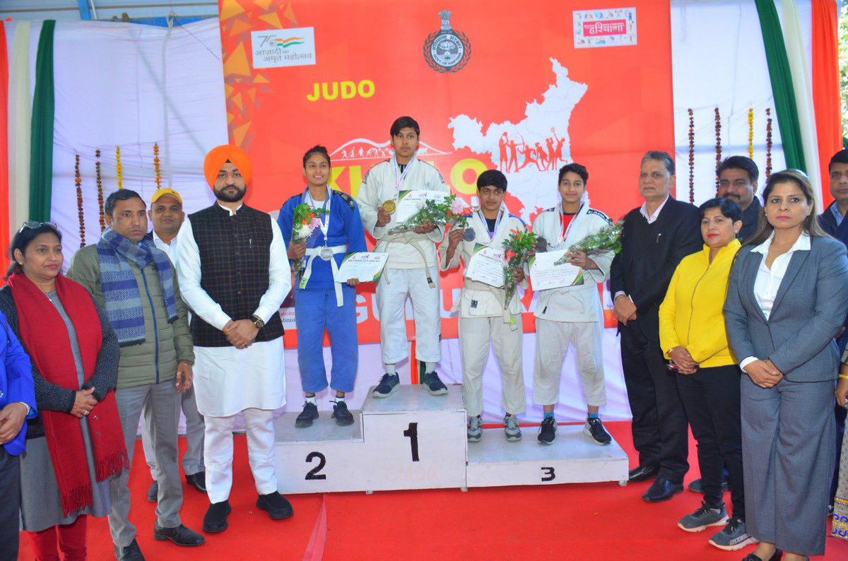 DsoGurugram's tweet photo. Khelo Haryana Games Closing ceremony with @flickersingh in Nehru Stadium Gurugram @vinit_khandwal @DC_Gurugram @sports_haryana @vineshmalhan @ipspankajnain 🌺🌺🌺🇮🇳🇮🇳🇮🇳🇮🇳🎉🎉🎉🎉 https://t.co/i8H9FvwZrY